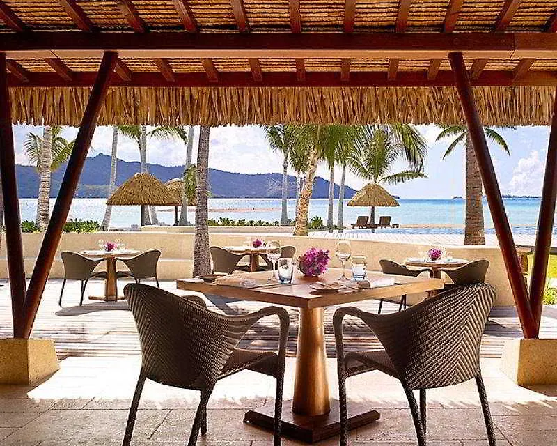 Four Seasons Resort Bora Bora 5*,