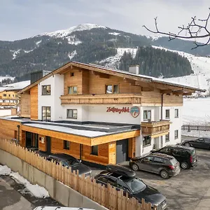 Zwoelferkogelblick Saalbach-Hinterglemm